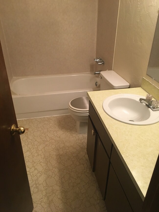 Building Photo - 1754 Rainbow Loop