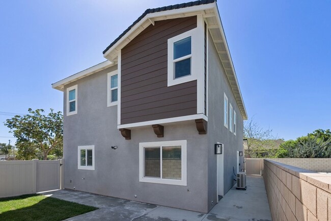 Building Photo - BRAND NEW HOME