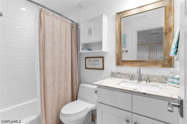 Building Photo - 1020 Swallow Ave