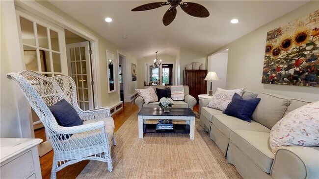 Building Photo - 95 Wood Ln