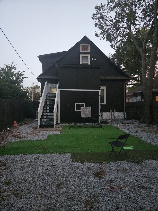 Building Photo - Home
