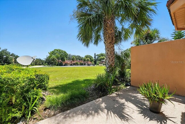 Building Photo - 1190 N Fairway Dr