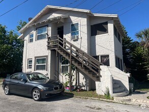 Building Photo - Upstairs apartment in 2 unit building