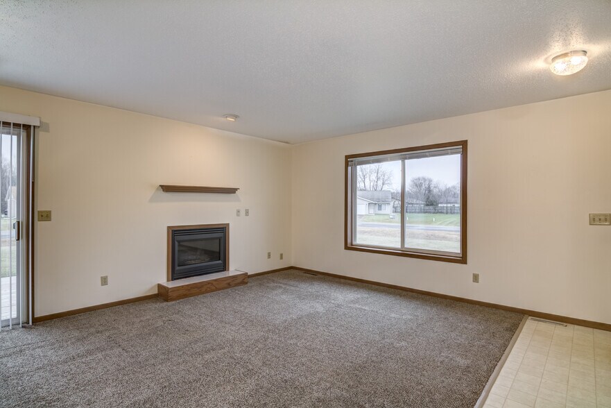 Building Photo - 13236 39th Ave N