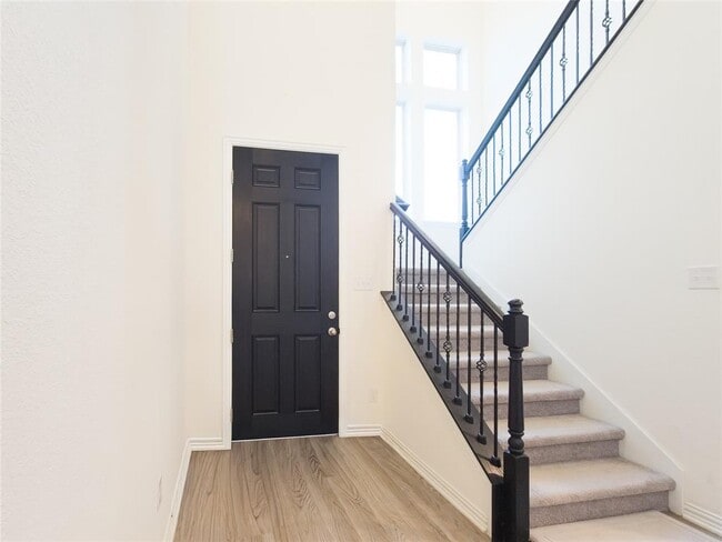 Building Photo - 627 Pheasant Hill Ln