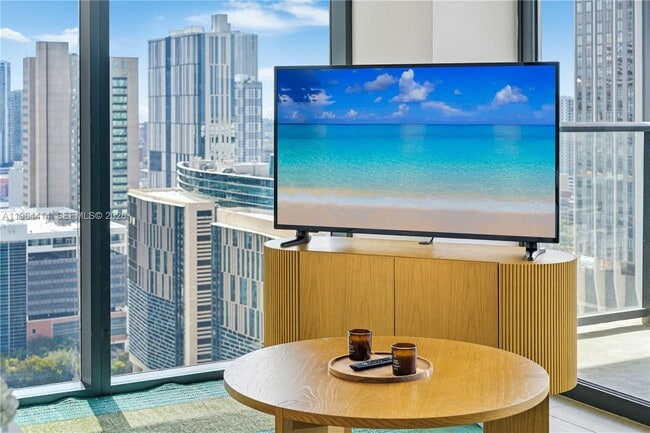 Building Photo - 11 NE 6th St