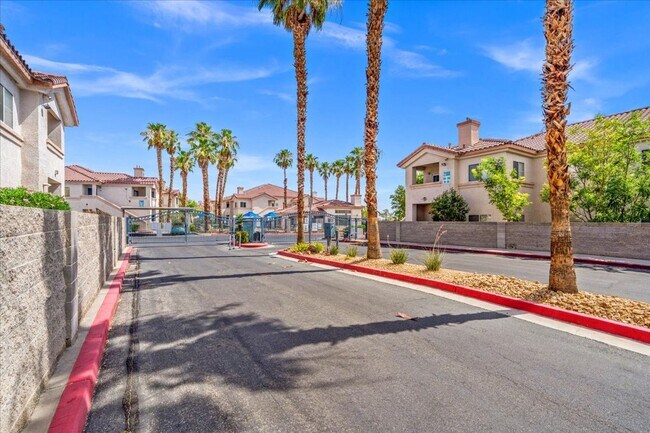 Building Photo - Charming 2-Bedroom First Floor Featuring Open Layout, Fireplace, Patio & Community Pool