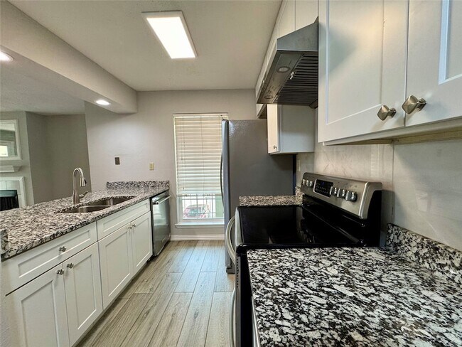 Building Photo - 5981 Arapaho Rd