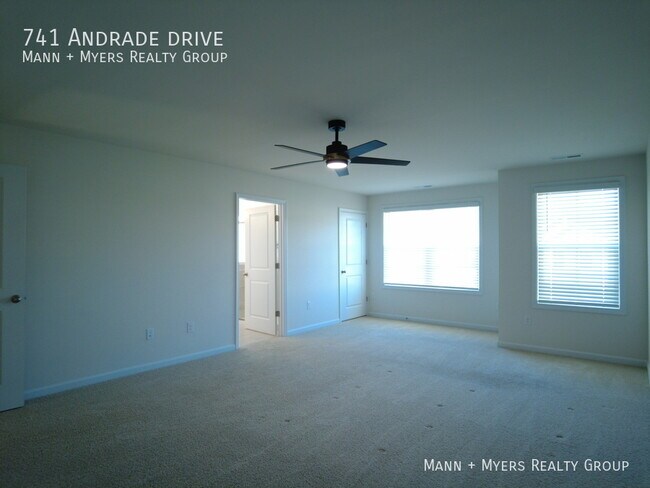 Building Photo - 741 Andrade Dr