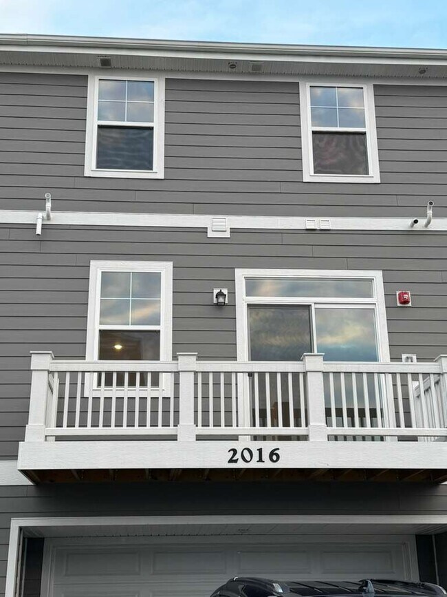 Building Photo - 2016 Yellowstone Blvd