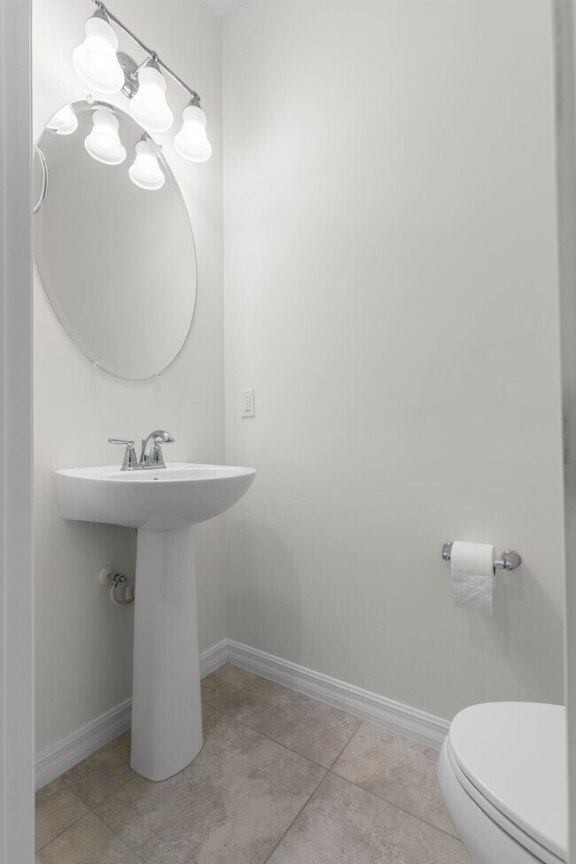 Building Photo - 8612 Escue St