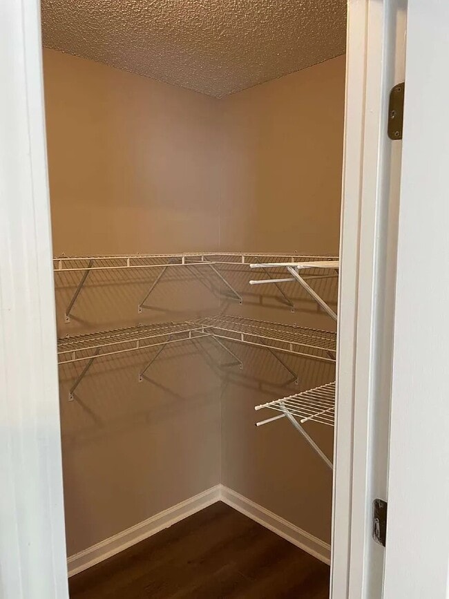 Building Photo - 103 Walnut Grove Cir