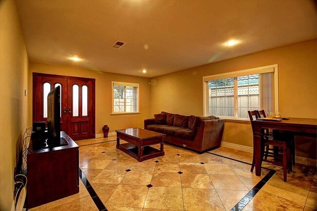 Living Room - 3142 Kirk Rd
