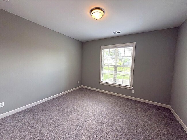 Building Photo - 1157 Mountain Side Dr