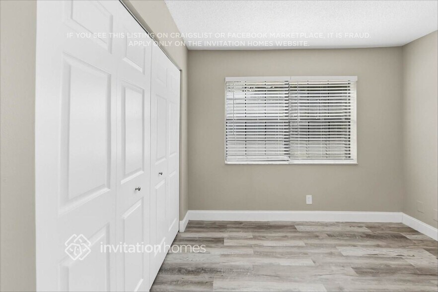 Building Photo - 12162 NW 23rd Manor