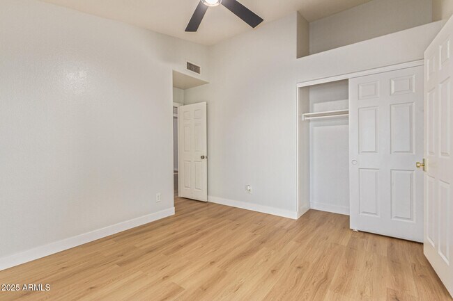 Building Photo - 5340 W Oraibi Dr
