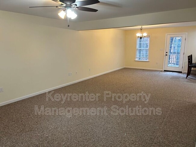 Building Photo - 107 Oakstone Run
