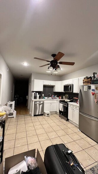 Building Photo - 2734 N Lawndale Ave