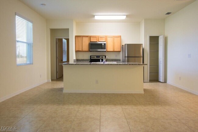 Building Photo - 3005 NW 41st Pl