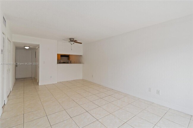 Building Photo - 1095 W 77th St