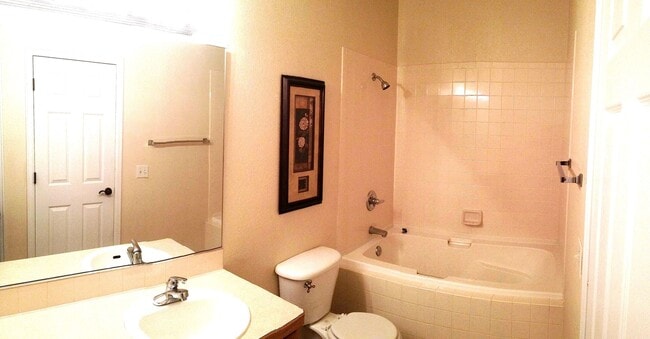 Building Photo - 2 Bed/2 Bath Condo in desirable Water Valley