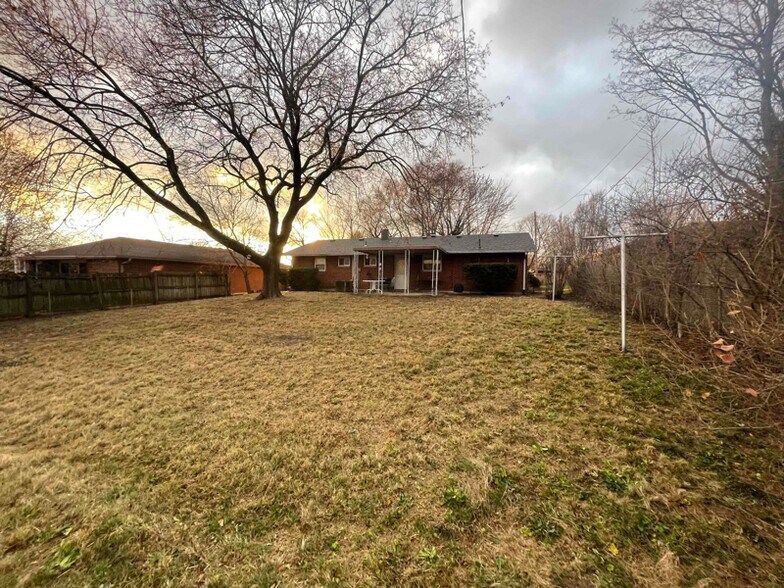 Building Photo - 5756 Kendon St
