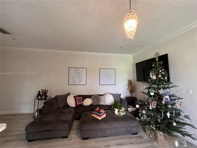 Building Photo - 2734 Bird Ave