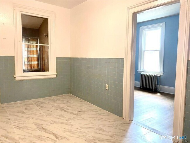 Building Photo - 206 Franklin Ave