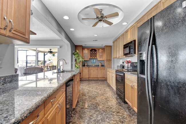 Building Photo - 4274 Gillot Blvd