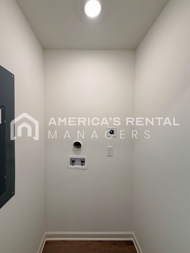 Building Photo - Home in Tuscaloosa -  View with 48 Hours Notice!