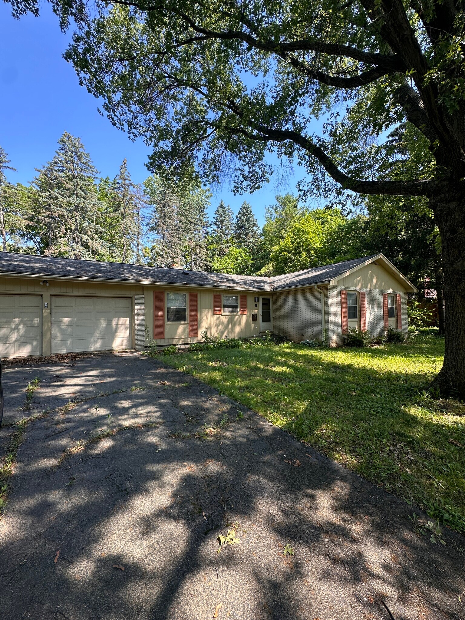 Building Photo - 9 Courtenay Cir