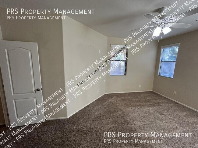 Building Photo - 2747 E Clifton Ave