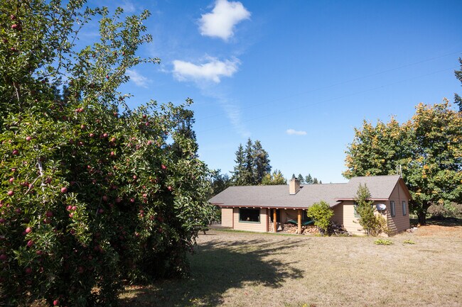 Building Photo - 6715 Cooper Spur Rd