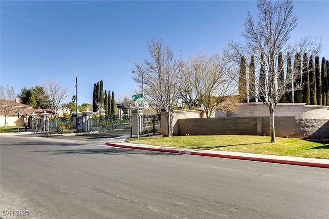 Building Photo - 3106 Maple Ridge Ct