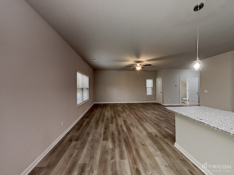 Building Photo - 139 Spring Knoll Dr