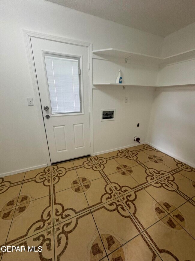Building Photo - 3444 Tascosa St