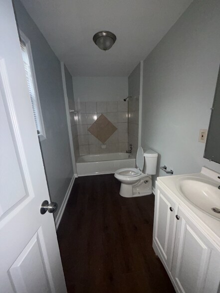 Building Photo - 2200 Fulton Ave SW