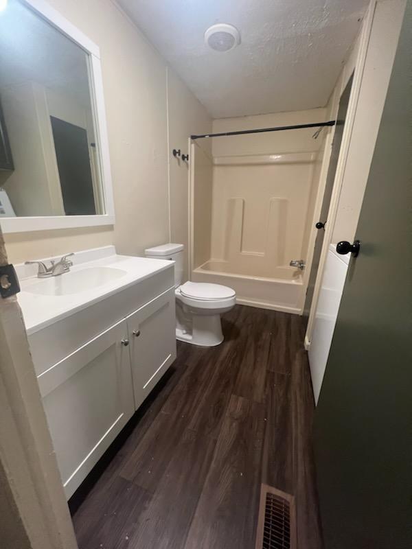 Building Photo - 502 9th St SW