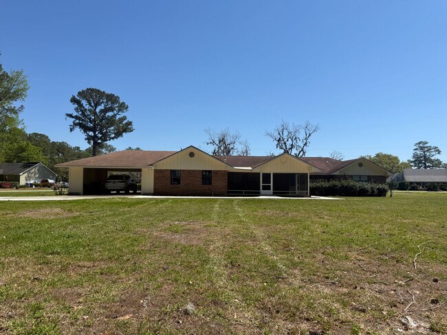 Building Photo - 133 River Ridge Rd