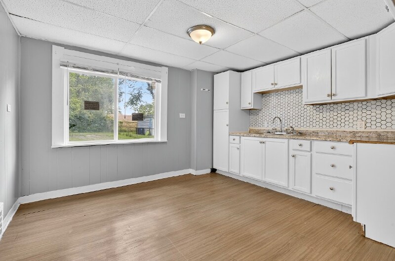 Building Photo - 3085 E 67th St