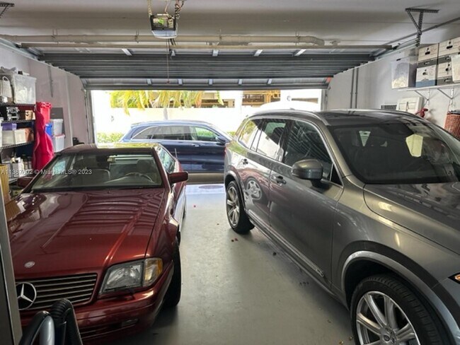 Building Photo - 645 Almeria Ave