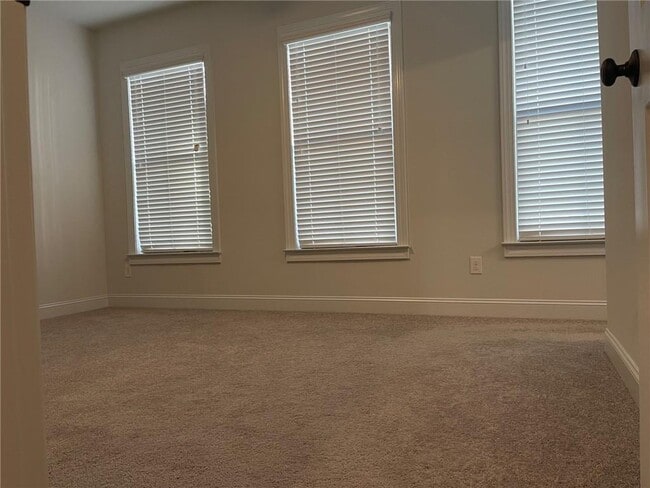 Building Photo - 713 Avondale Creek Dr.