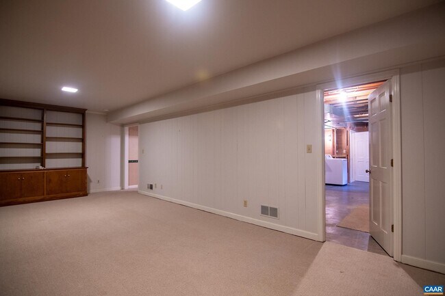 Building Photo - 1313 Grove Rd
