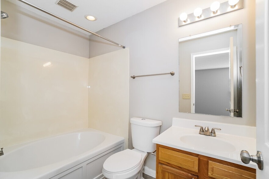 Building Photo - 3106 Amberfield Dr