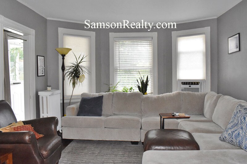 Building Photo - 219 Cole Ave