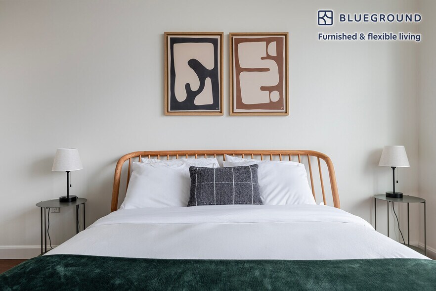 Building Photo - 100 Landsdowne St