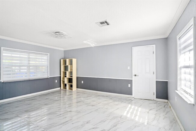 Building Photo - 2508 Arthur St