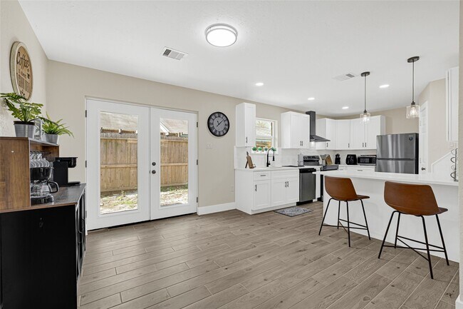 Building Photo - 4802 Hickorygate Dr
