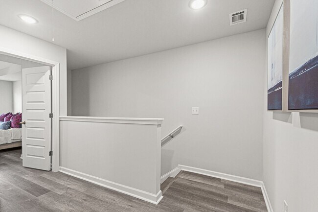 Building Photo - BRAND NEW 3 Bed 2.5 bathroom townhomes in Gainesville!