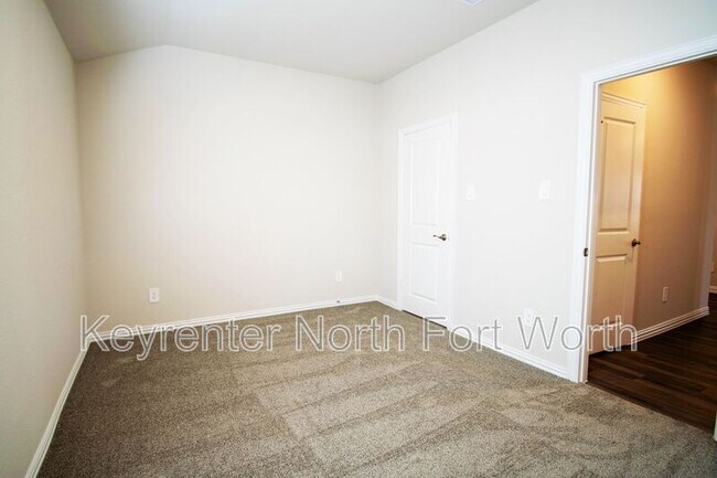 Building Photo - 2106 Dunbar Dr